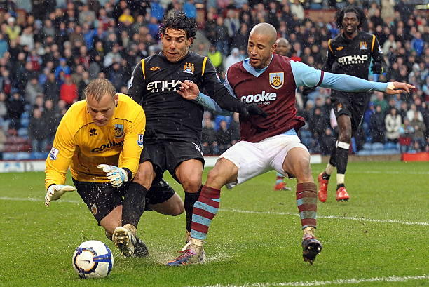 类似闹剧完 类似闹剧完